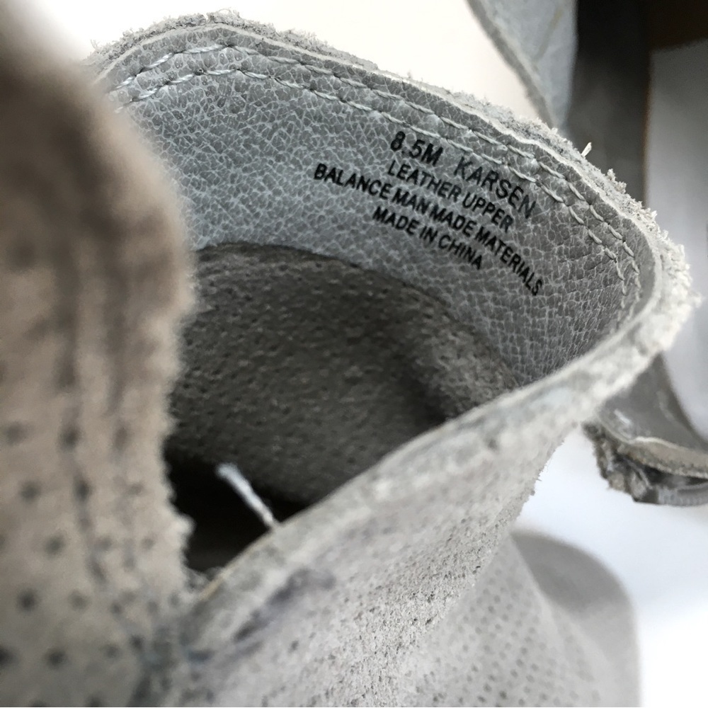 Dolce Vita Karsen Leather Bootie - Picture 14 of 15